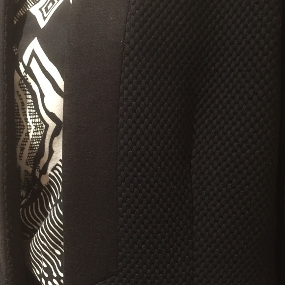 NWOT Black skirt and loose jacket suit - Picture 2 of 6